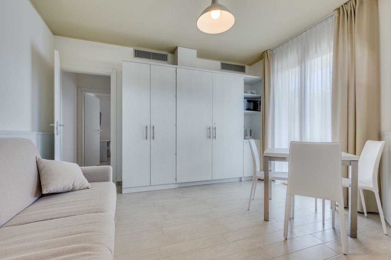 Apartaments Suites Ambassador Caorle Exterior photo