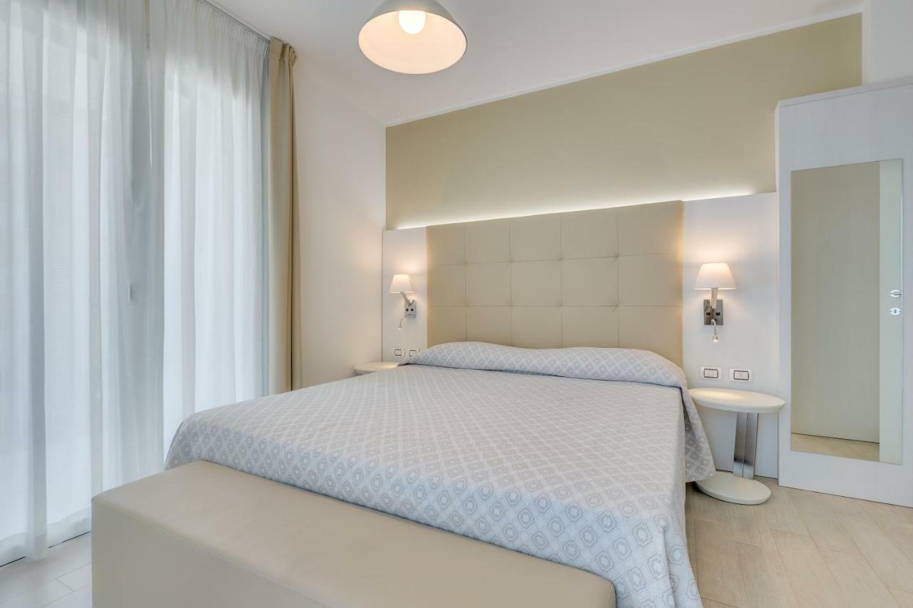 Apartaments Suites Ambassador Caorle Exterior photo