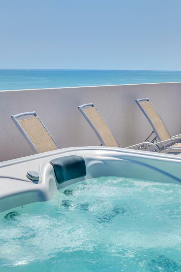 Apartaments Suites Ambassador Caorle Exterior photo